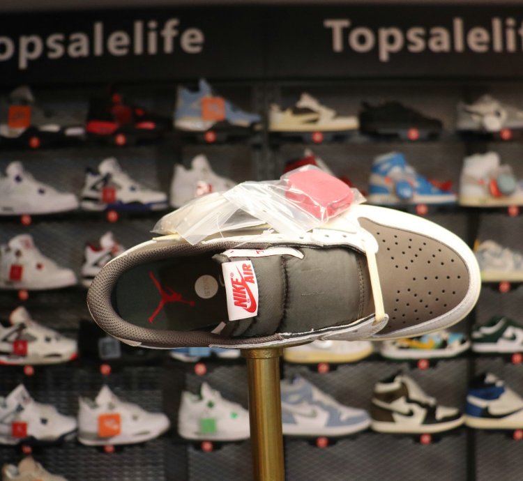 Men's Travis Scott x Air Jordan 1 Low OG Reverse Mocha