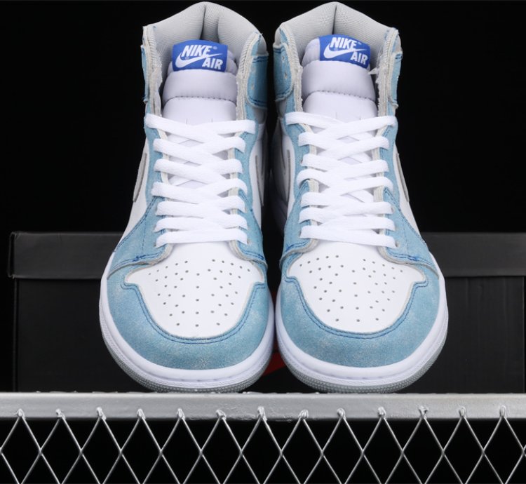 Nike Air Jordan  Retro High OG Hyper Royal