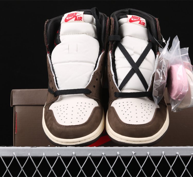Nike Air Jordan AJ1 Retro High OG SP Travis Mocha