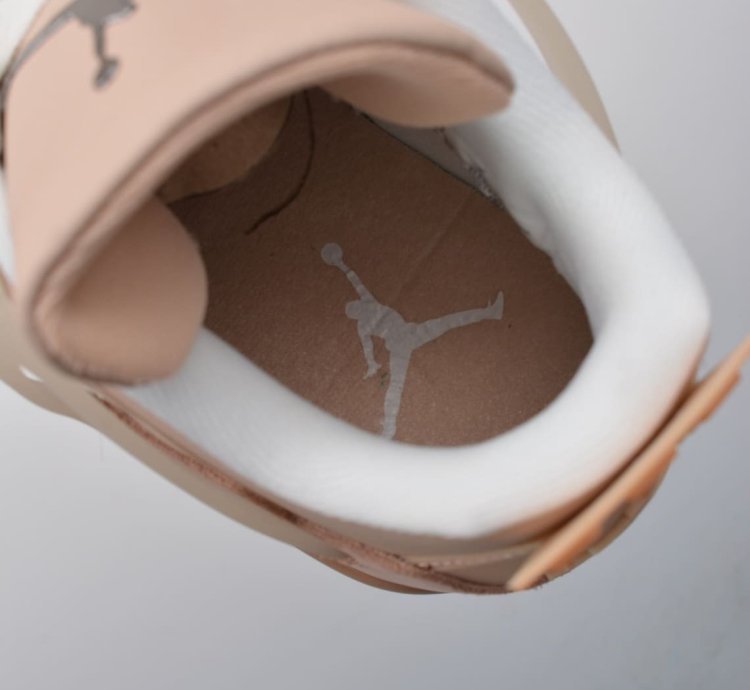 Jordan 4 Pink Thunder sport Sneaker