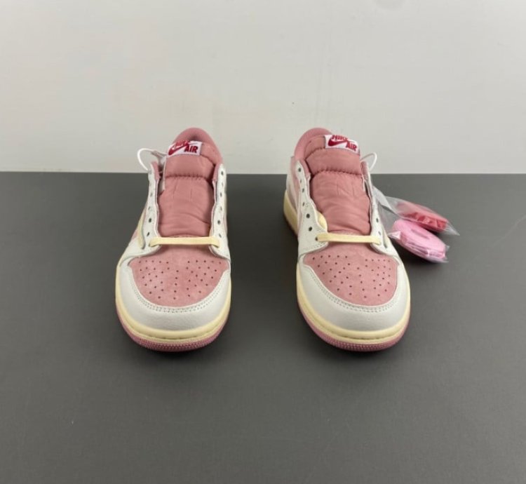 Travis Scott x Air Jordan 1 Low OG Shy Pink