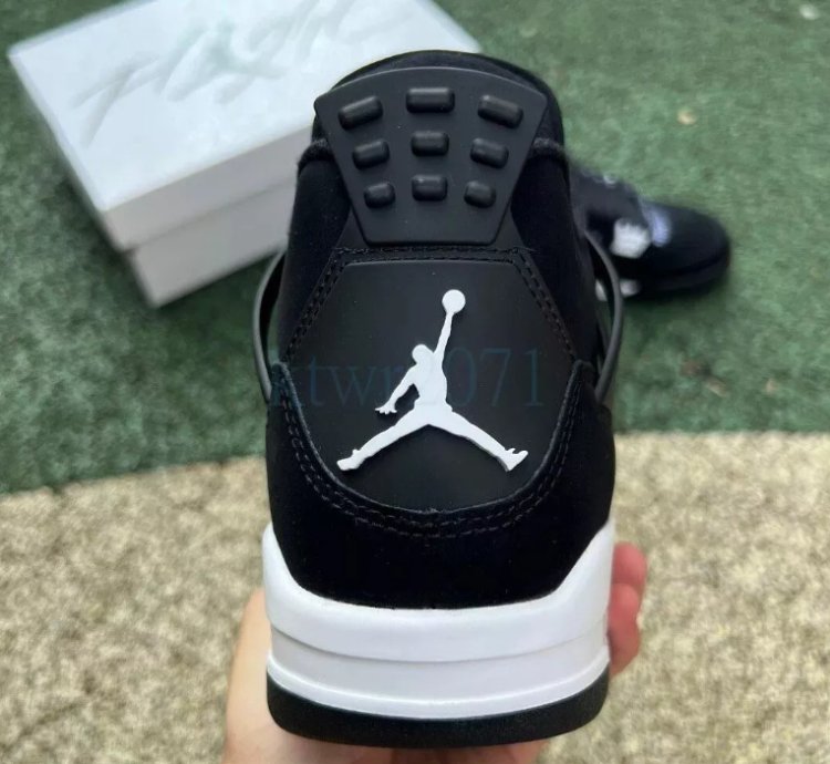 Nike Air Jordan 4 Retro White Thunder