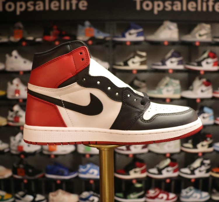 Jordan Retro High Satin Black Toe