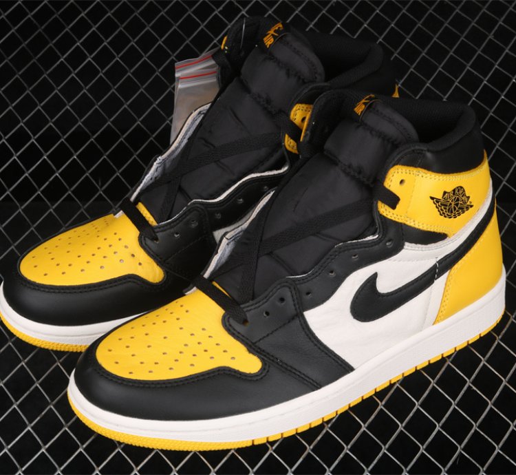Air Jordan Retro High OG Yellow Toe