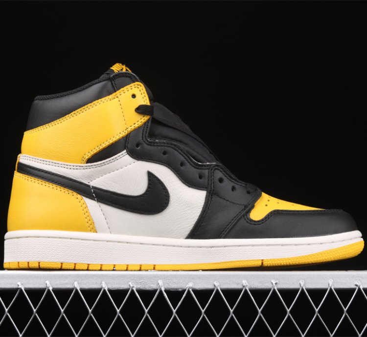 Air Jordan Retro High OG Yellow Toe