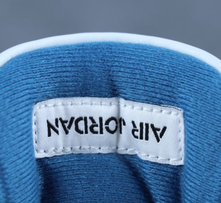 Air Jordan 4 Retro Military Blue 2024