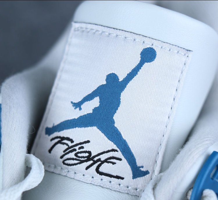 Air Jordan 4 Retro Military Blue 2024