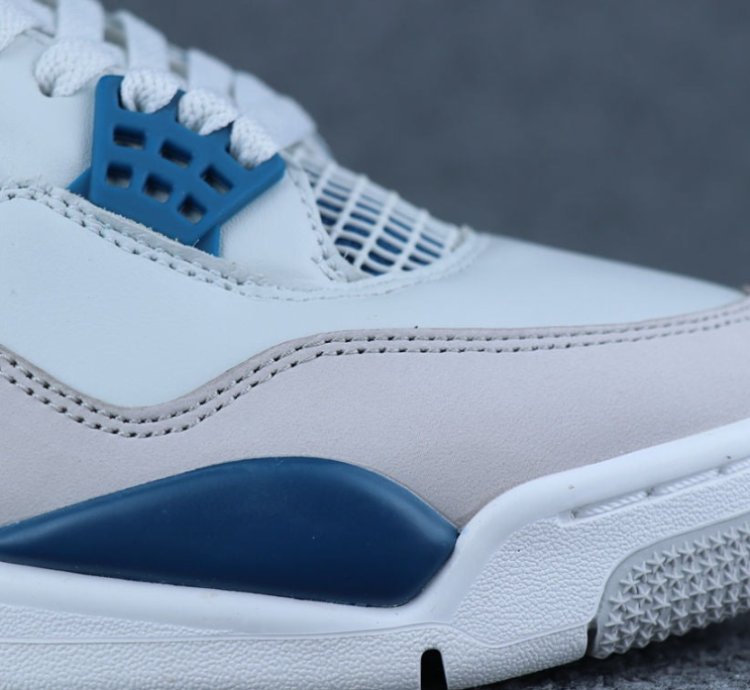 Air Jordan 4 Retro Military Blue 2024