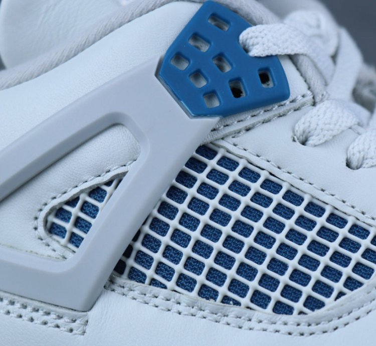 Air Jordan 4 Retro Military Blue 2024