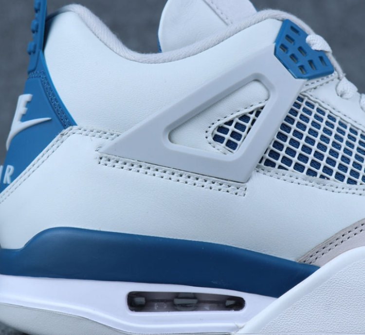 Air Jordan 4 Retro Military Blue 2024