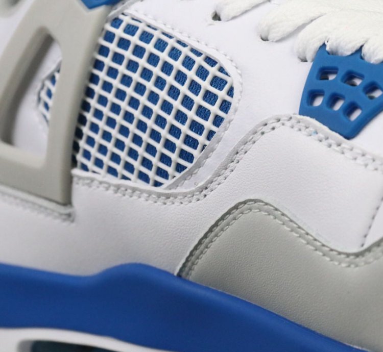Air Jordan 4 Retro Military Blue