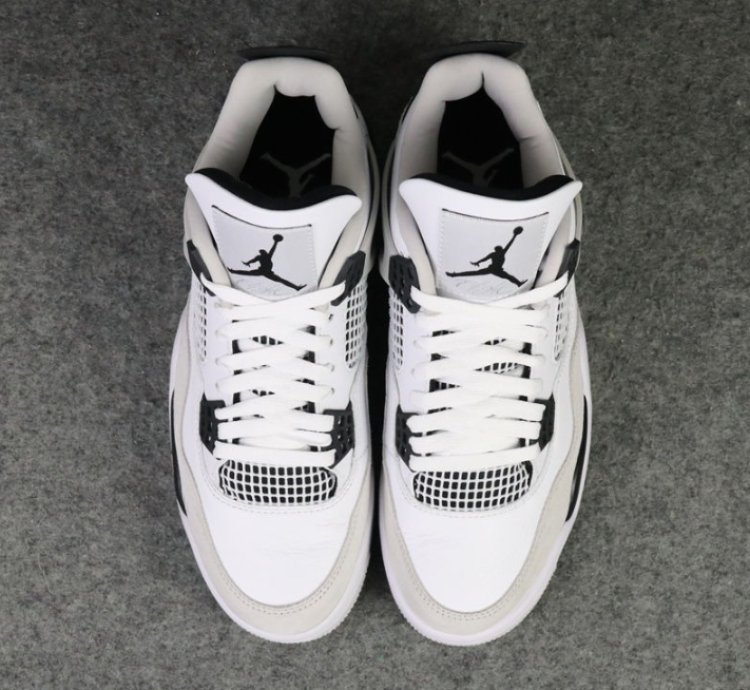 Air Jordan 4 Retro Military Black