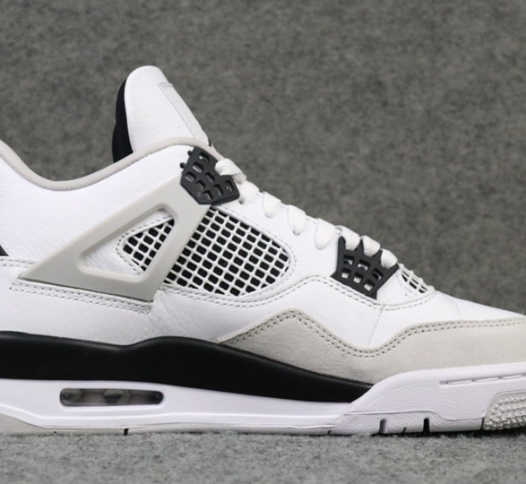 Air Jordan 4 Retro Military Black