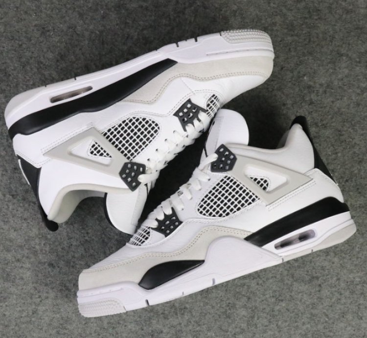 Air Jordan 4 Retro Military Black