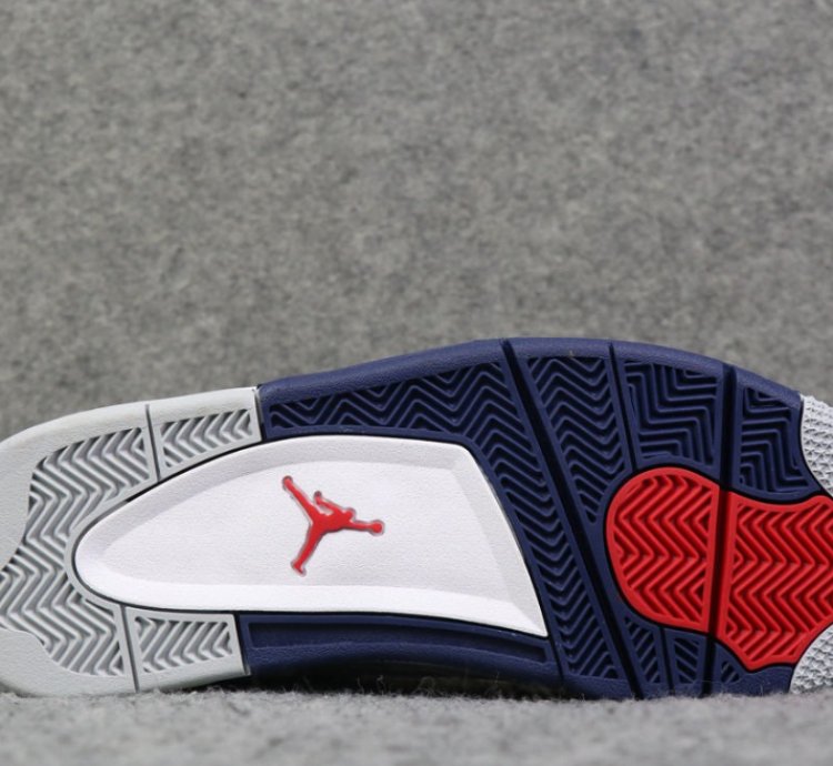 Air Jordan 4 Retro Midnight Navy