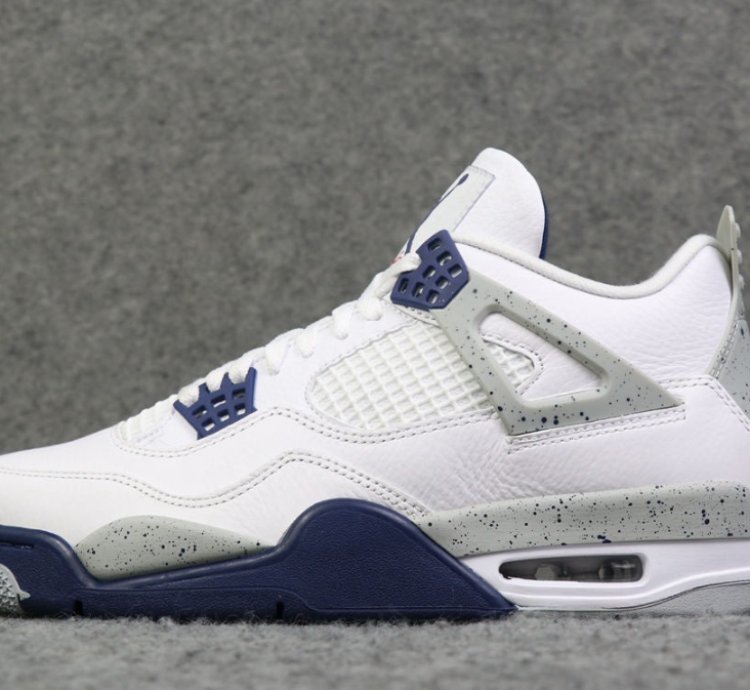 Air Jordan 4 Retro Midnight Navy
