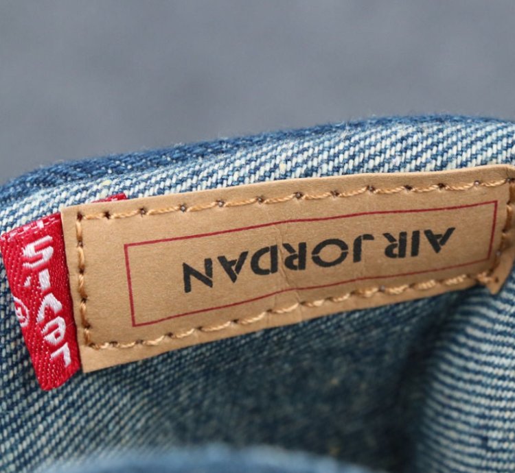 Air Jordan 4 Retro Levi's Denim
