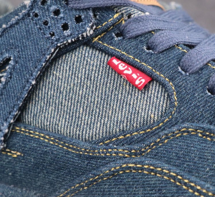 Air Jordan 4 Retro Levi's Denim