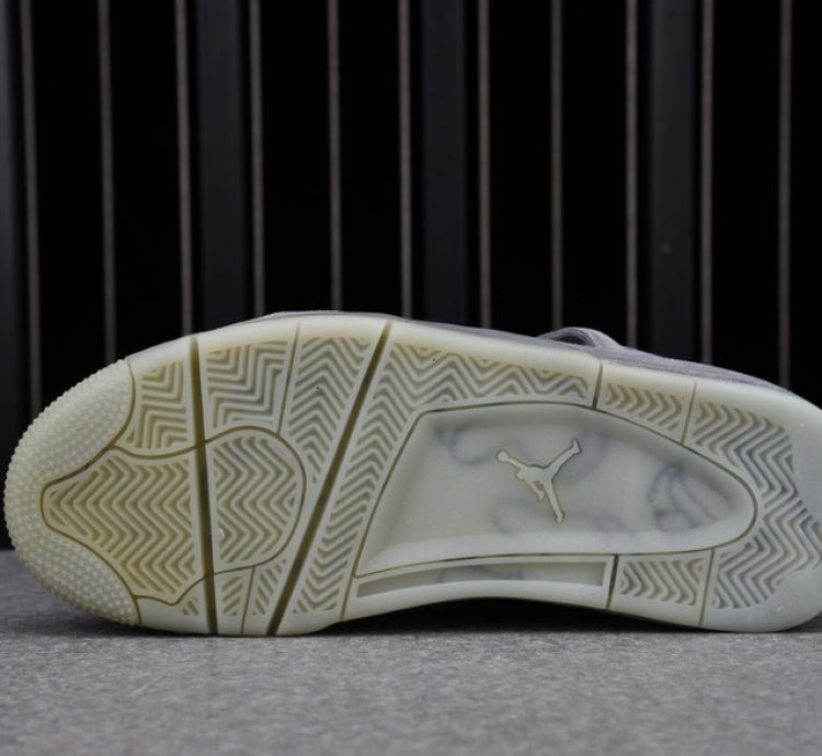 Air Jordan 4 Retro Kaws Grey