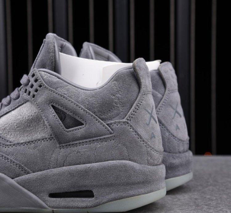Air Jordan 4 Retro Kaws Grey