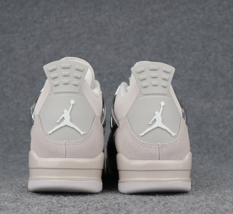 Air Jordan 4 Retro Frozen Moments