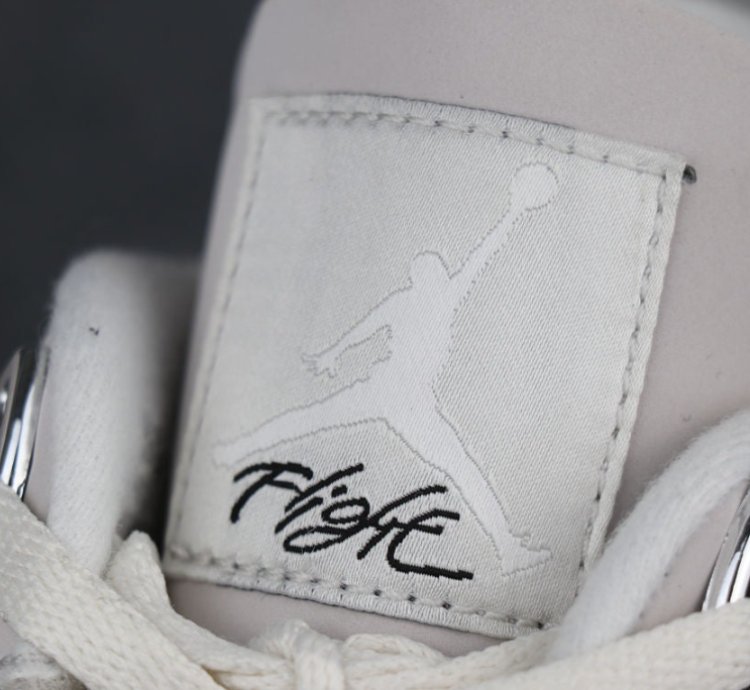 Air Jordan 4 Retro Frozen Moments