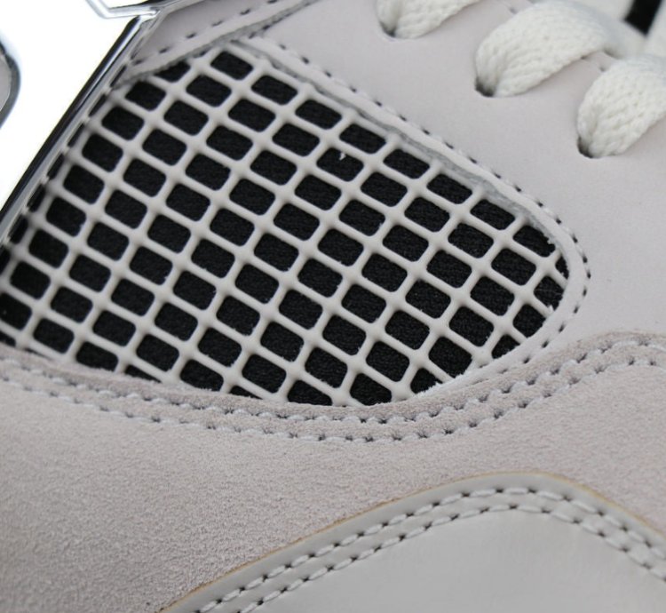 Air Jordan 4 Retro Frozen Moments