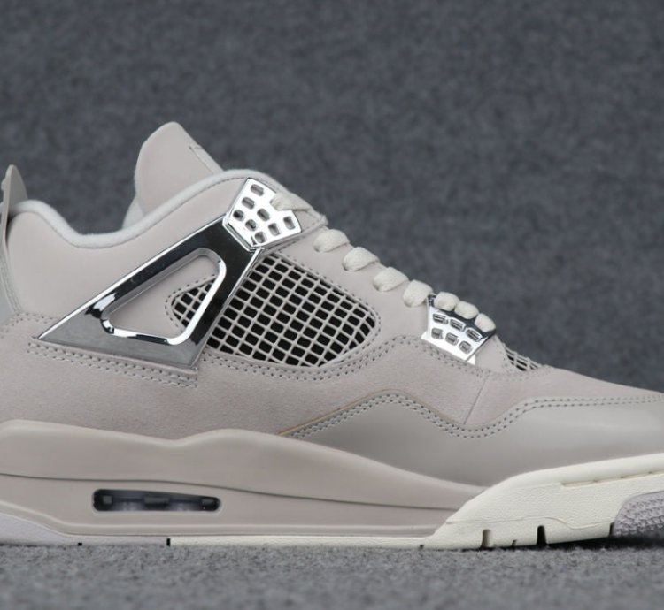 Air Jordan 4 Retro Frozen Moments