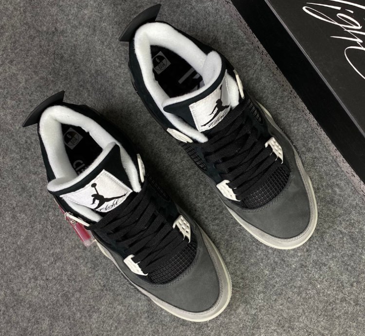 Air Jordan 4 Retro Fear Pack