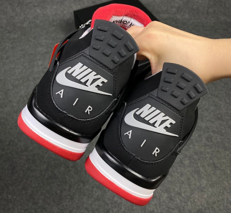 Jordan 4 Retro Bred (2019) 308497-060