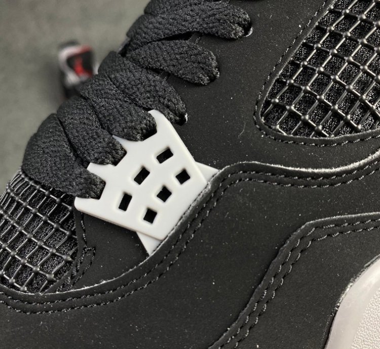 Jordan 4 Retro Bred (2019) 308497-060