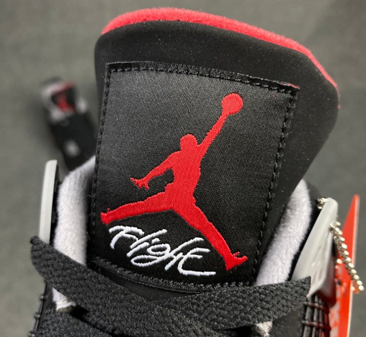 Jordan 4 Retro Bred (2019) 308497-060