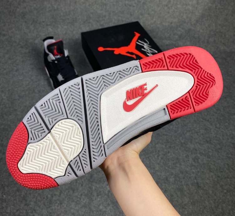 Jordan 4 Retro Bred (2019) 308497-060