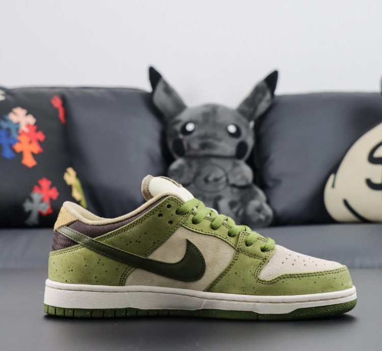 Nike SB Dunk Low Yuto Horigome Matcha HF8022-300