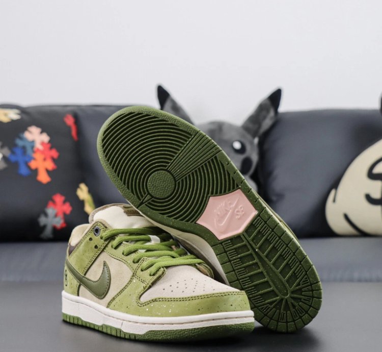 Nike SB Dunk Low Yuto Horigome Matcha HF8022-300