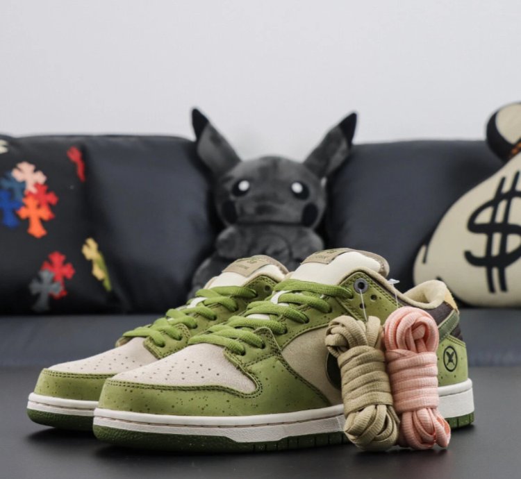 Nike SB Dunk Low Yuto Horigome Matcha HF8022-300