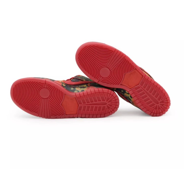 Nike SB Dunk Low The Wizard of Oz Poppy Field