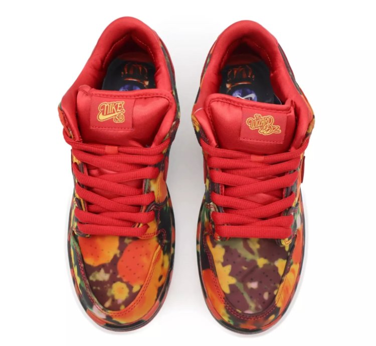 Nike SB Dunk Low The Wizard of Oz Poppy Field