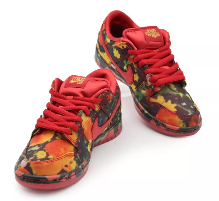 Nike SB Dunk Low The Wizard of Oz Poppy Field