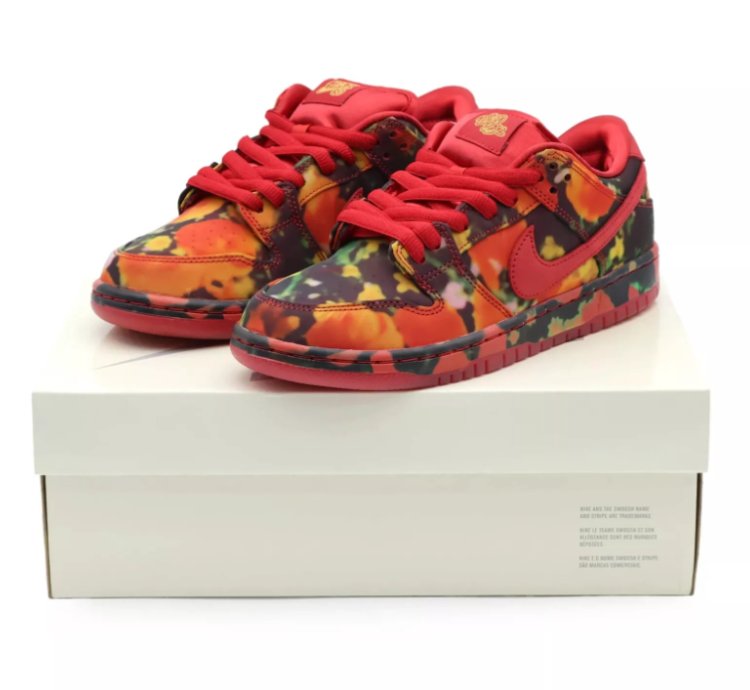 Nike SB Dunk Low The Wizard of Oz Poppy Field