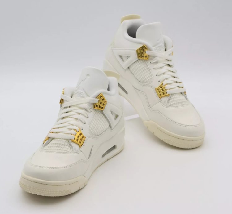 Nike Air Jordan 4 Retro Metallic Gold