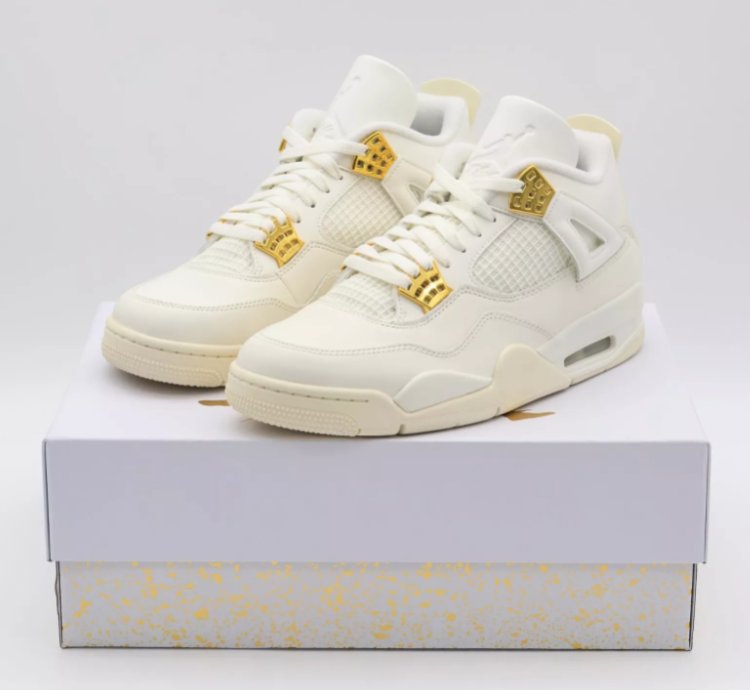 Nike Air Jordan 4 Retro Metallic Gold