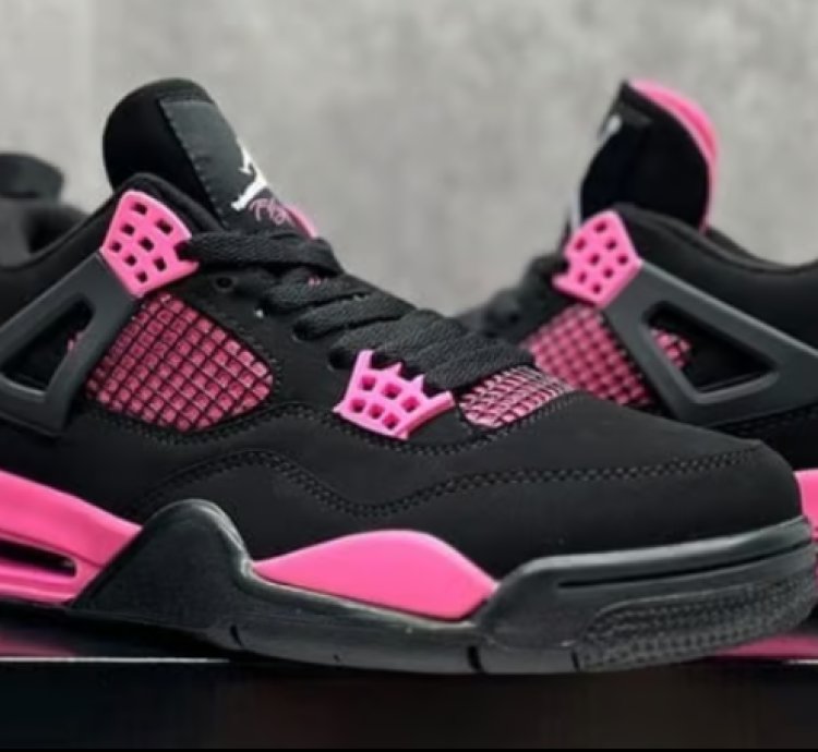 Air Jordan 4 Pink Thunder