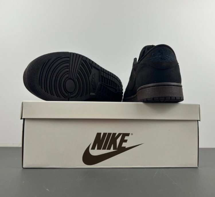 Jordan 1 Retro Low OG SP Travis Scott Velvet Brown