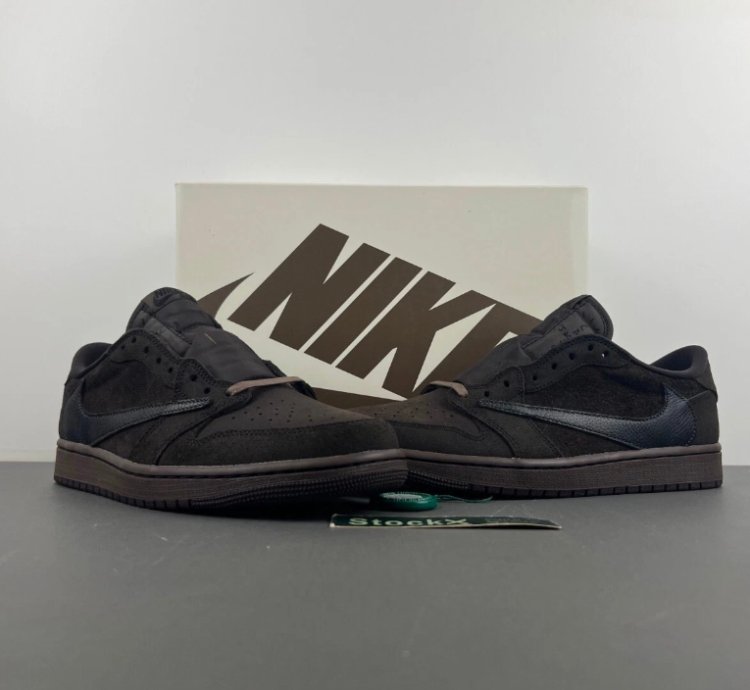 Jordan 1 Retro Low OG SP Travis Scott Velvet Brown