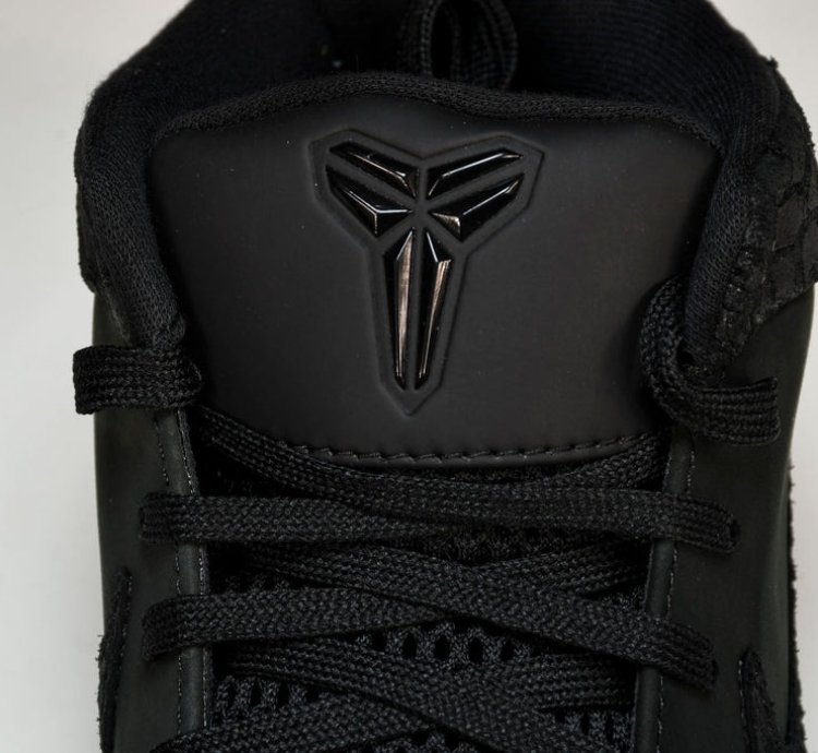 Kobe 4 Protro Gift Of Mamba