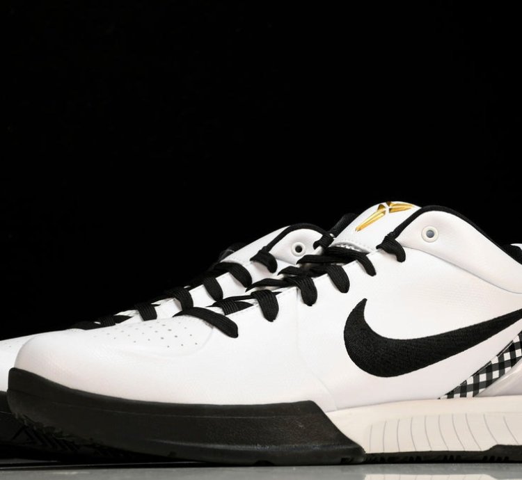 Kobe 4 Protro Mambacita Gigi