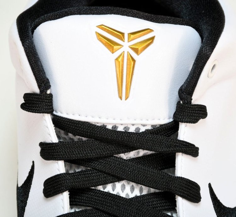 Kobe 4 Protro Mambacita Gigi