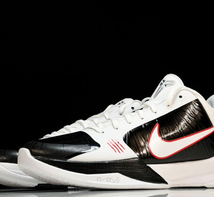 Kobe 5 Protro Bruce Lee Alternate