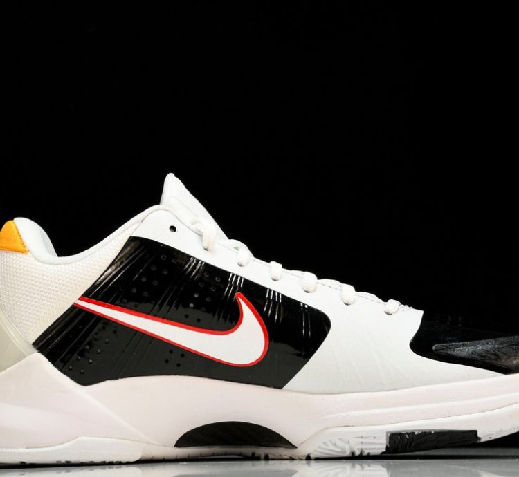 Kobe 5 Protro Bruce Lee Alternate